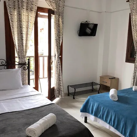 Ivana & Qpe & Apartment Kallithea (Chalkidiki)